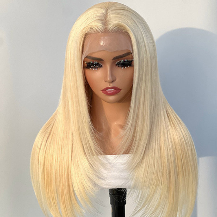short layered blonde hair